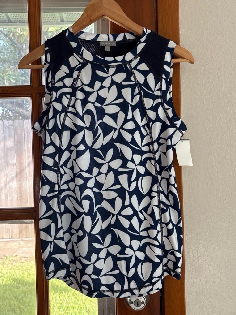 T by T Talbots NWT Navy White Leaf Tennis Prep Activewear Golf Athleisure Top